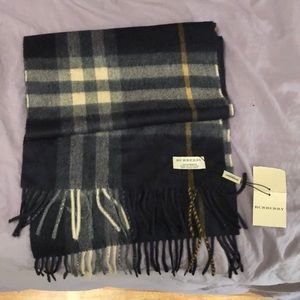 Burberry cashmere scarf